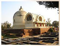 Temple du Nirvana du Bouddha à Kushinagar - Pèlerinage Bouddhisme Inde Népal Amitabha Terre Pure Temple du Nirvana du Bouddha à Kushinagar - Pèlerinage Bouddhisme Inde Népal Amitabha Terre Pure